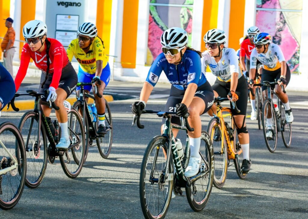 La imagen actual no tiene texto alternativo. El nombre del archivo es: Chicas-Ciclistas.jpg