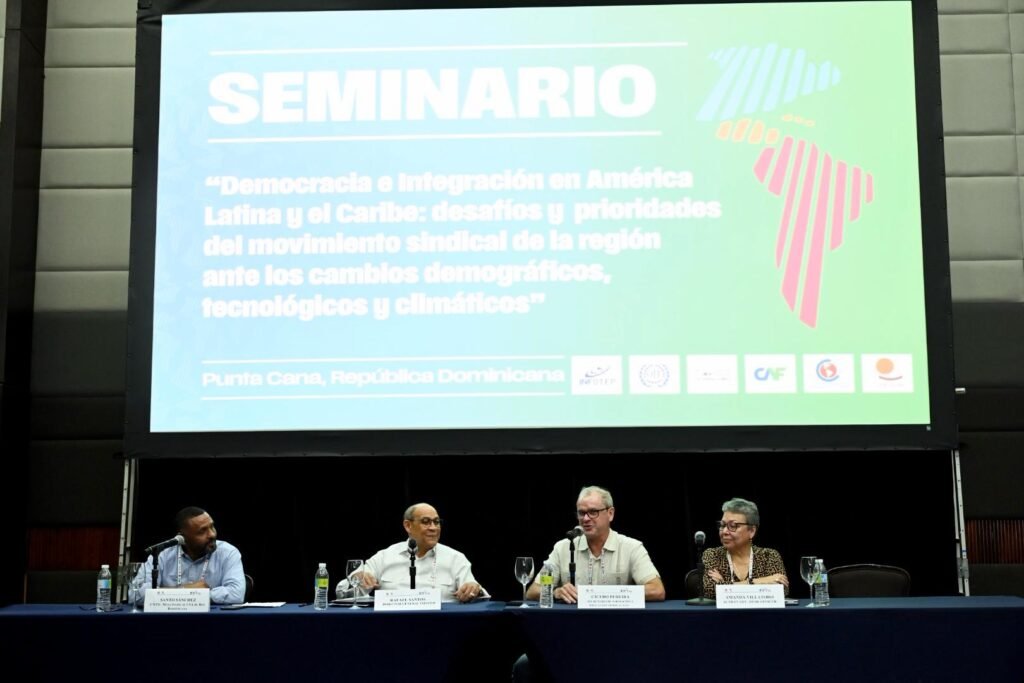 La imagen actual no tiene texto alternativo. El nombre del archivo es: Rafael-Santos-Badia-en-seminario-del-5to-Congreso-CSA-3-2.jpg