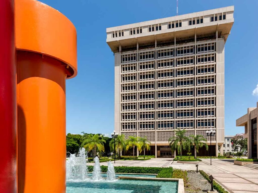 La imagen actual no tiene texto alternativo. El nombre del archivo es: Banco-Central-de-la-Republica-Dominicana-BCRD.jpg