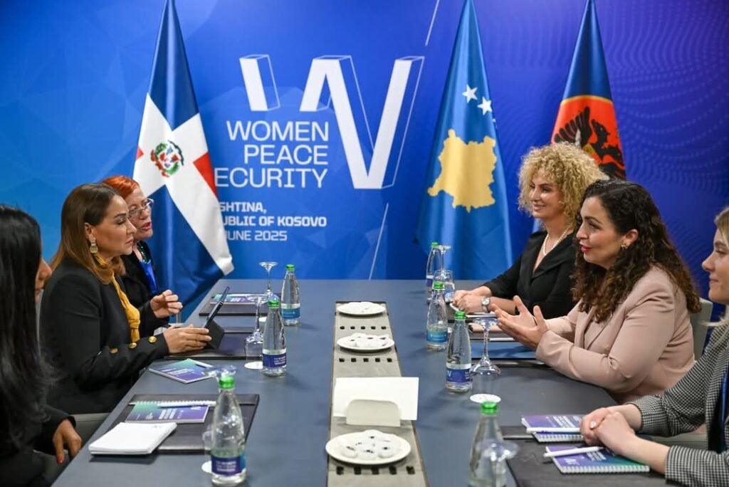 La imagen actual no tiene texto alternativo. El nombre del archivo es: Ministra-de-la-Mujer-se-reune-con-la-presidenta-de-Kosovo-en-el-marco-del-Tercer-Foro-Internacional-Mujer-Paz-y-Seguridad.jpeg