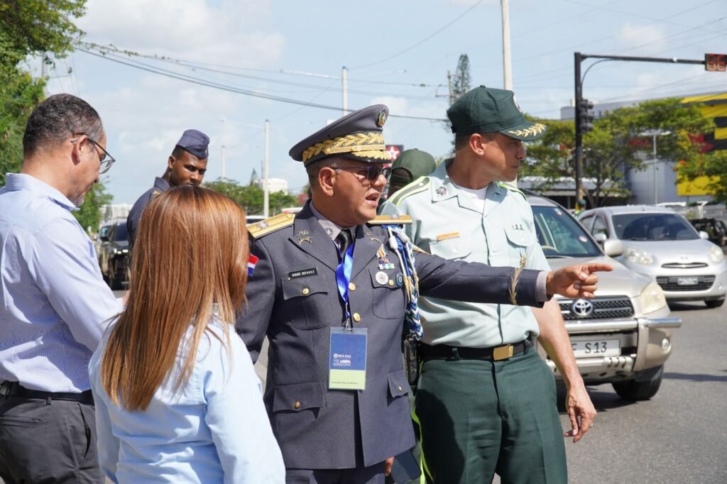 La imagen actual no tiene texto alternativo. El nombre del archivo es: DIGESETT-escucha-inquietudes-de-transportistas-y-verifica-puntos-criticos-de-transito-Santiago-durante-desarrollo-de-MISPA-VIII.jpg