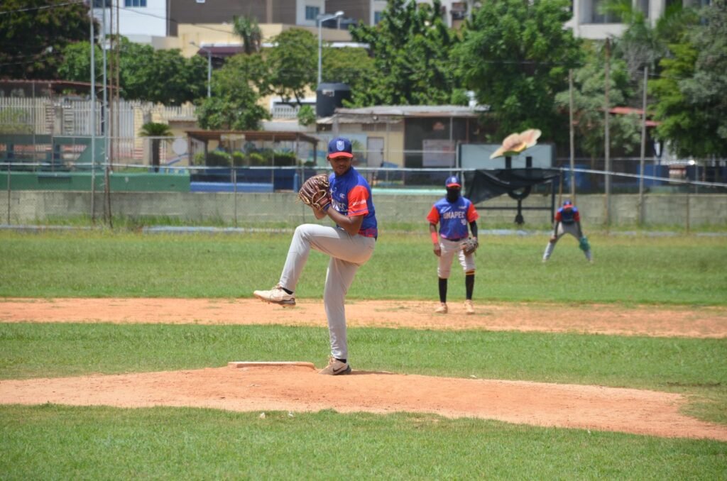 La imagen actual no tiene texto alternativo. El nombre del archivo es: Unapec-gana-y-sigue-dominio-en-Beisbol-Universitario.jpg