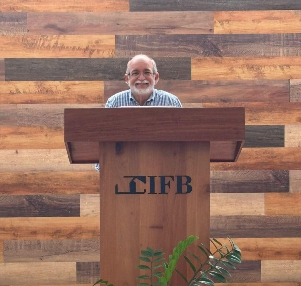 La imagen actual no tiene texto alternativo. El nombre del archivo es: pastor-Arocha.jpeg