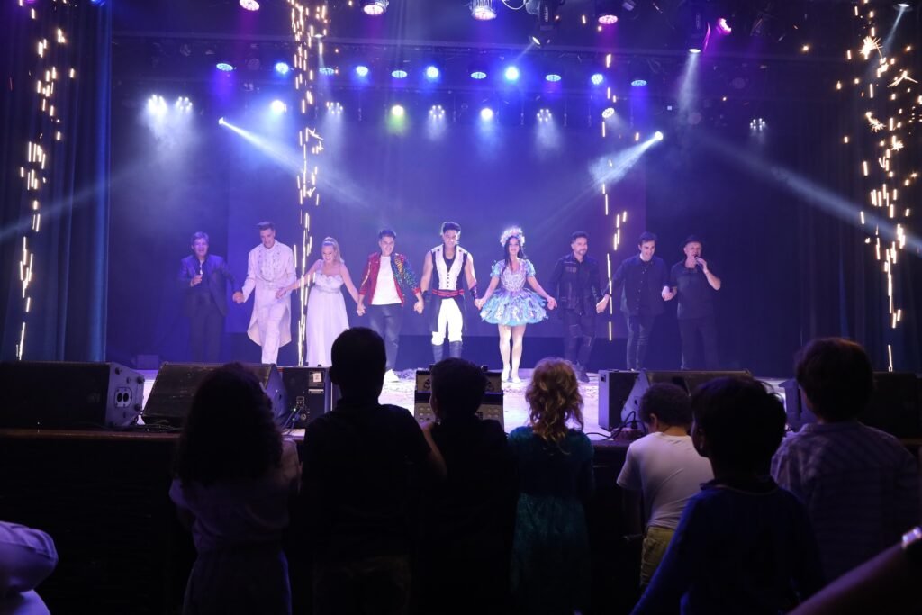 La imagen actual no tiene texto alternativo. El nombre del archivo es: FESTIMAGIA-El-evento-familiar-que-te-hara-creer-en-lo-imposible-scaled.jpeg