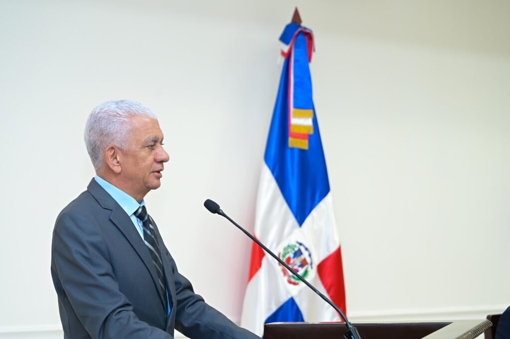 La imagen actual no tiene texto alternativo. El nombre del archivo es: Senado-de-la-Republica-recibe-certificacion-ISO-9001-2015-en-Gestion-Humana--scaled.jpeg