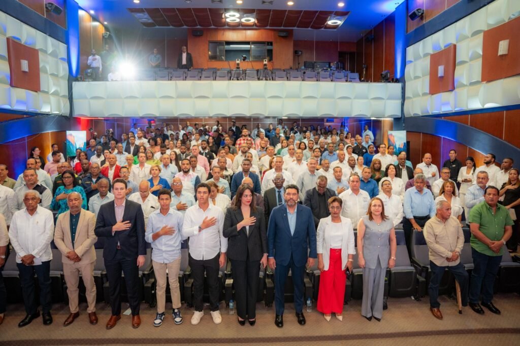 La imagen actual no tiene texto alternativo. El nombre del archivo es: Senador-Rafael-Baron-Duluc-rinde-cuentas-de-su-gestion-legislativa-2024-2025.jpg