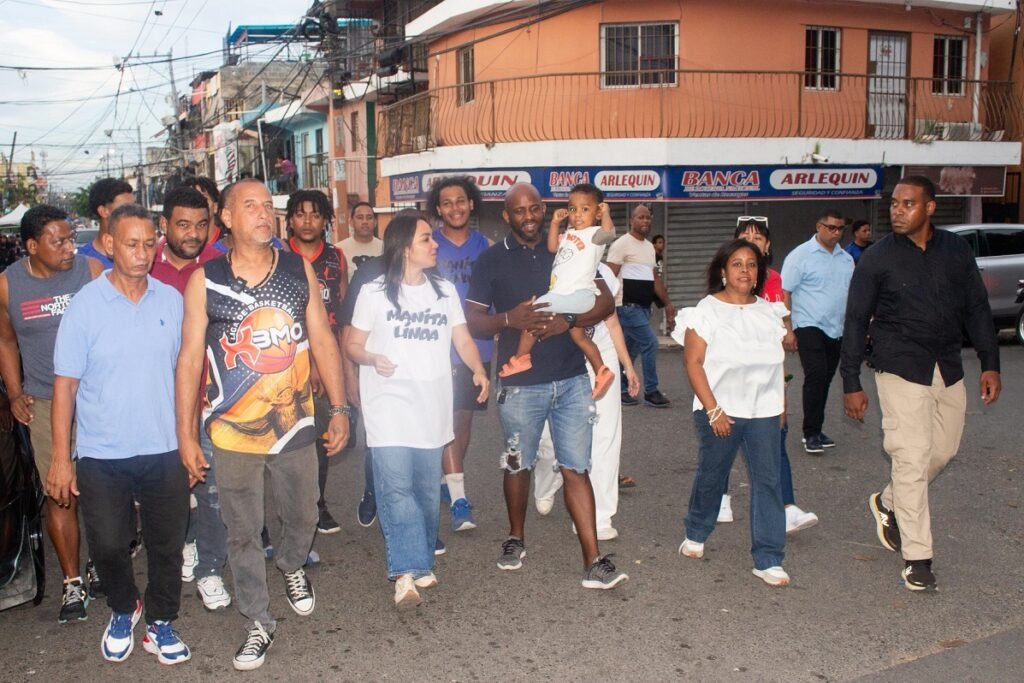 La imagen actual no tiene texto alternativo. El nombre del archivo es: Faride-Raful-impulsa-transformacion-social-a-traves-del-deporte-con-torneo-Manita-Linda-en-Villas-Agricolas.jpeg