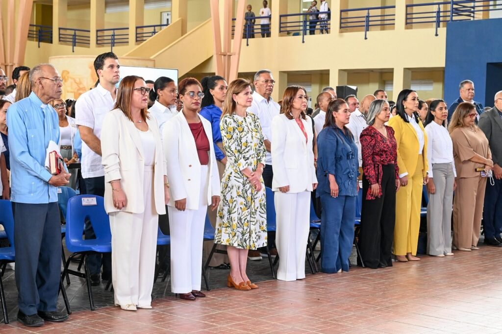 La imagen actual no tiene texto alternativo. El nombre del archivo es: Raquel-Pena-Nuestra-vision-de-futuro-se-siente-en-cada-rincon-de-La-Altagracia.jpeg