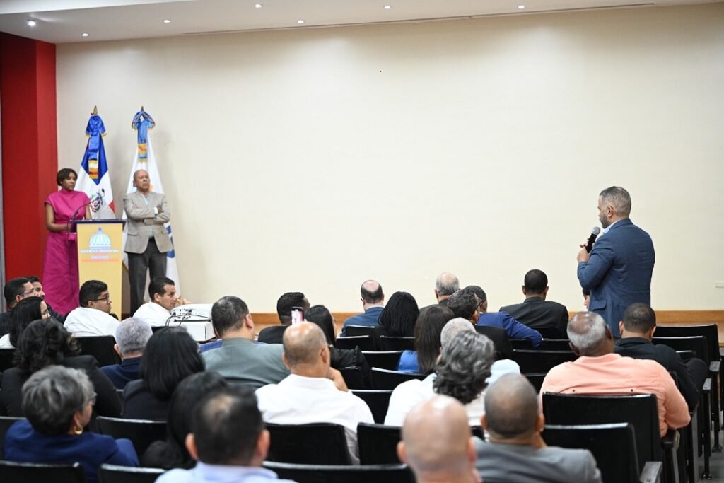 La imagen actual no tiene texto alternativo. El nombre del archivo es: Superintendencia-de-Seguros-amplia-dialogo-para-revisar-limites-responsabilidad-civil-en-vehiculos-de-motor.jpg