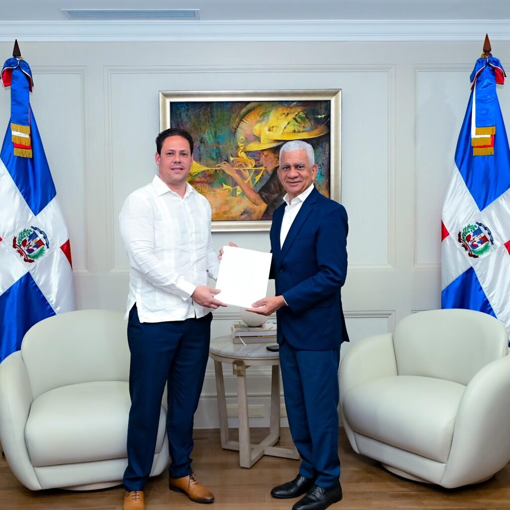 La imagen actual no tiene texto alternativo. El nombre del archivo es: Senado-de-la-Republica-recibe-del-Poder-Ejecutivo-via-el-ministro-de-Vivienda-anteproyecto-modificacion-Ley-160-21-scaled.jpeg