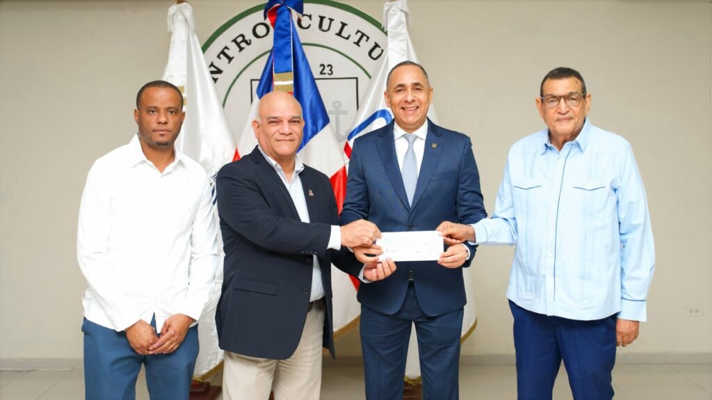 La imagen actual no tiene texto alternativo. El nombre del archivo es: Okaly-Cruz-Eduardo-Baez-Nelson-Arroyo-y-Jose-L.-Ramirez.jpg