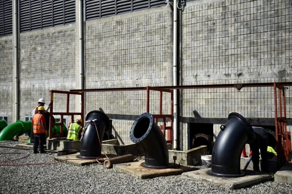 La imagen actual no tiene texto alternativo. El nombre del archivo es: CAASD-concluye-trabajos-en-el-Acueducto-Barrera-de-Salinidad-y-restablece-el-servicio-agua-potable-en-SDE.jpg