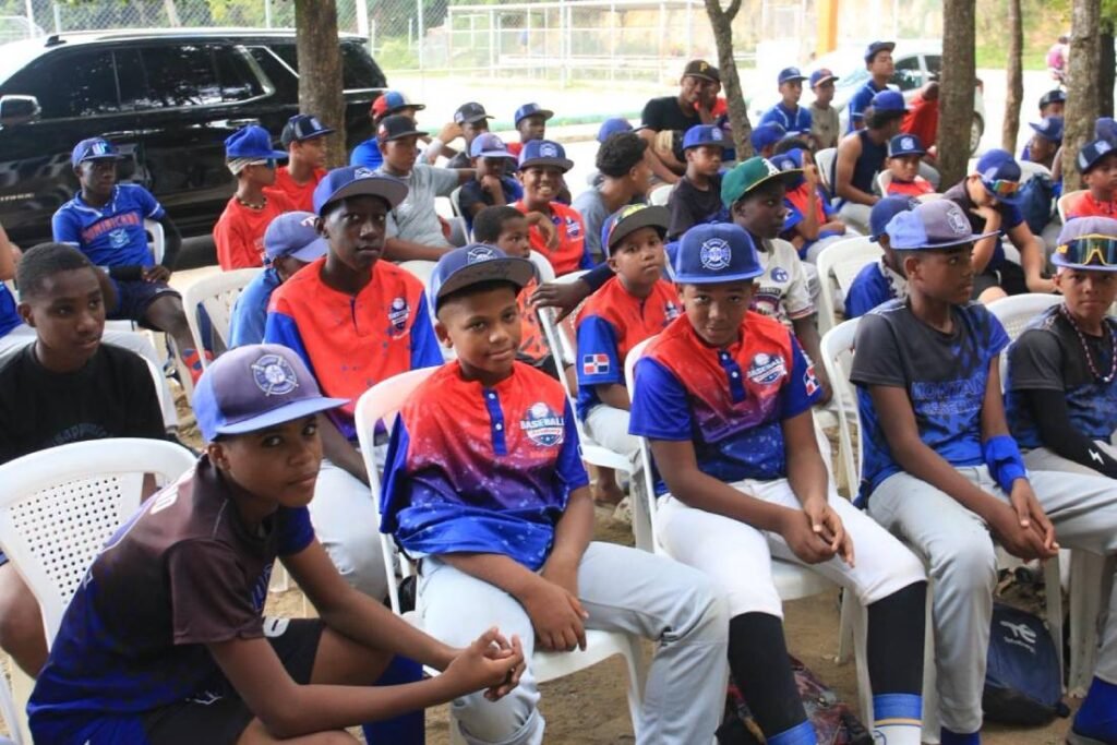 La imagen actual no tiene texto alternativo. El nombre del archivo es: La-DCNB-sigue-contribuyendo-con-ninos-y-jovenesl-sector-La-Puya.jpg