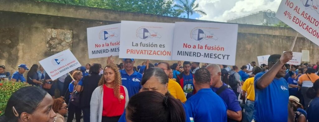 La imagen actual no tiene texto alternativo. El nombre del archivo es: Maestros-as-opuestos-a-fusion-de-los-ministerios-educativos.jpg