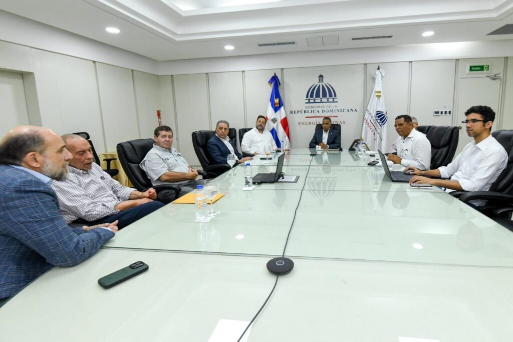 La imagen actual no tiene texto alternativo. El nombre del archivo es: Comision-Energia-y-Minas.jpeg