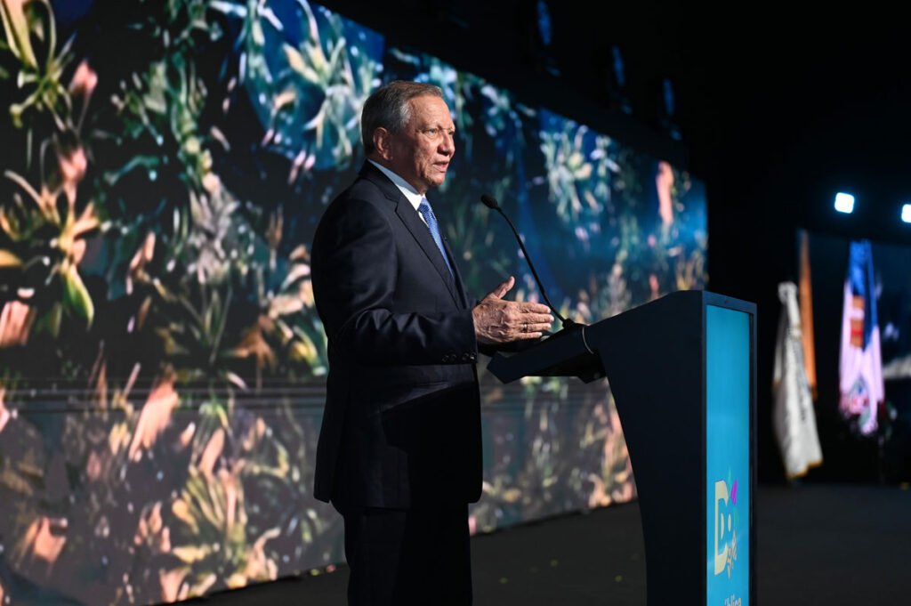 La imagen actual no tiene texto alternativo. El nombre del archivo es: presidente-ejecutivo-del-Banco-de-Reservas-Leonardo-Aguilera-al-hablar-en-el-RoadShow-previo-a-la-feria-ANATO-2026.jpg