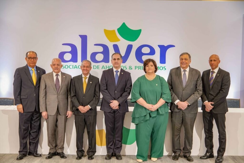 La imagen actual no tiene texto alternativo. El nombre del archivo es: Junta-Directiva-Luso-Sabater-Luis-Marte-Francisco-Deschamps-Ruben-Alvarez-Milagros-de-Jesus-De-Feliz-Lionel-Senor-Erick-Salcedo.jpg