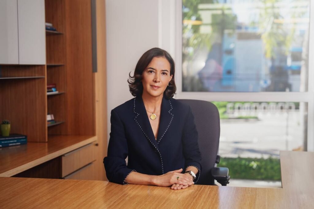 La imagen actual no tiene texto alternativo. El nombre del archivo es: Nathalie-Alvarado-representante-del-BID.jpg